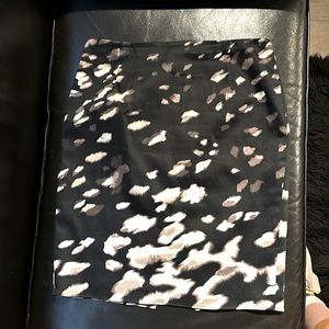 Tahari pencil skirt, size 4